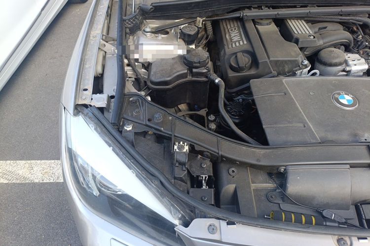 Used BMW X1 2012 sDrive18i Luxury Model Engine Bay Right
