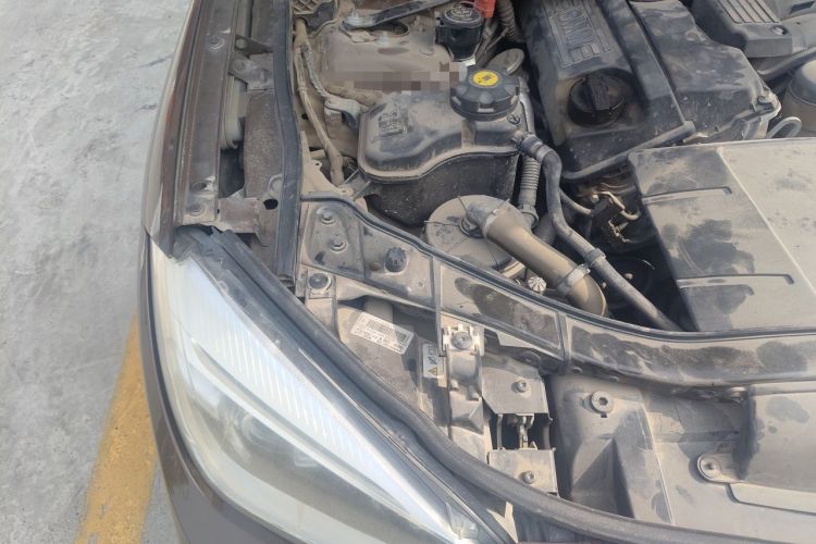 Used BMW X1 2012 sDrive18i Luxury Edition Engine Bay Right