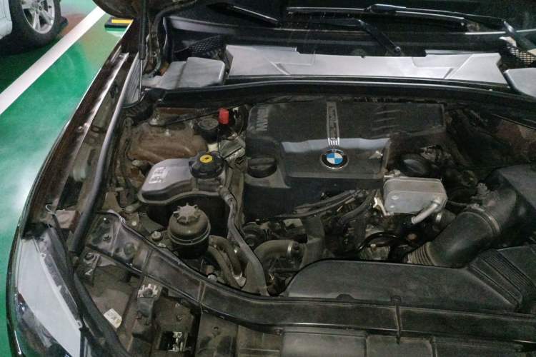 Used BMW X1 2012 xDrive20i Engine Bay Right