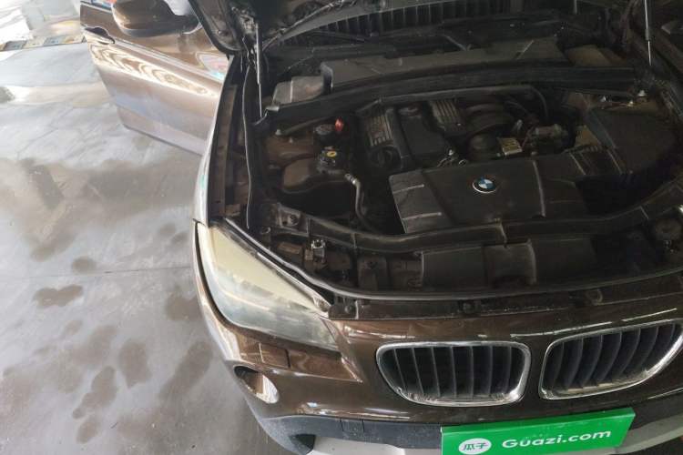 Used BMW X1 2012 sDrive18i Luxury Edition Engine Bay Right