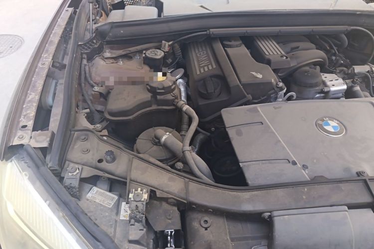 Used BMW X1 2012 sDrive18i Luxury Edition Engine Bay Right