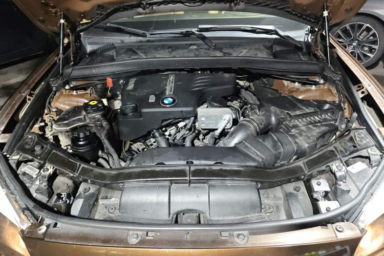 Used BMW X1 2012 xDrive20i Engine Bay