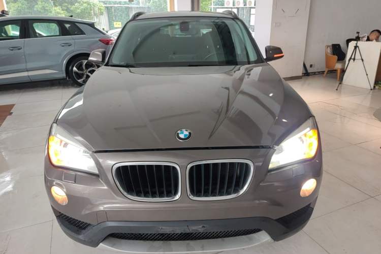 Used BMW X1 2012 sDrive18i Luxury Edition Front