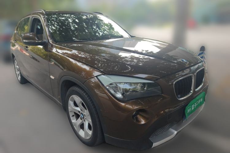 Used BMW X1 2012 sDrive18i Luxury Edition Front Right 45 Deg