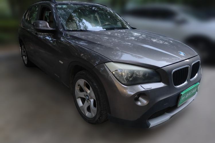 Used BMW X1 2012 sDrive18i Luxury Edition Front Right 45 Deg