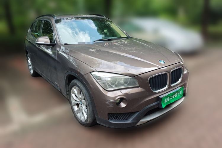 Used BMW X1 2012 sDrive18i Luxury Edition Front Right 45 Deg
