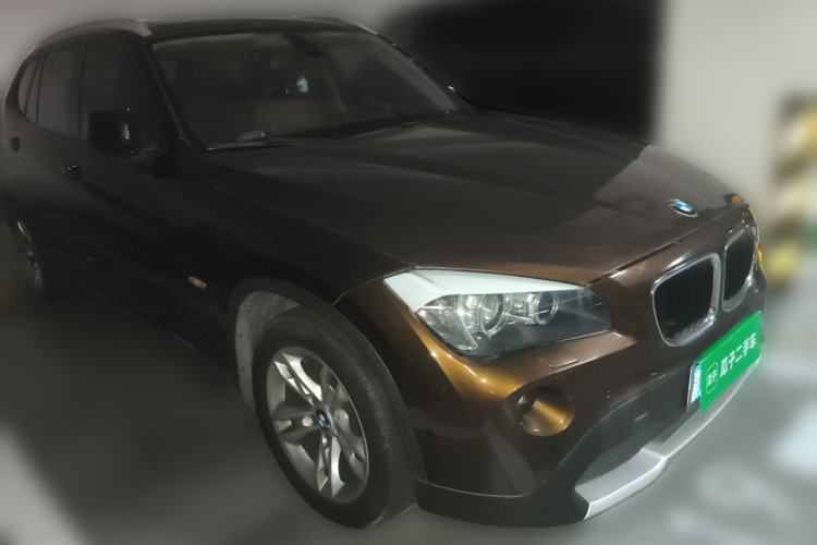 Used BMW X1 2012 xDrive20i Front Right 45 Deg