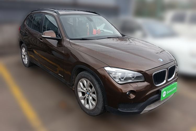Used BMW X1 2012 sDrive18i Luxury Edition Front Right 45 Deg
