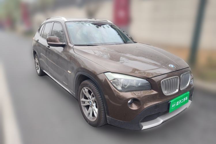 Used BMW X1 2012 xDrive20i Luxury Model Front Right 45 Deg