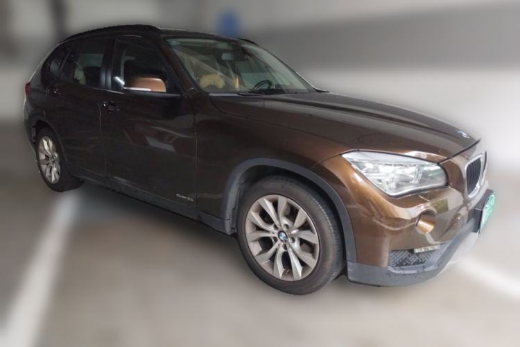 Used BMW X1 2012 sDrive18i Luxury Edition Front Right 45 Deg