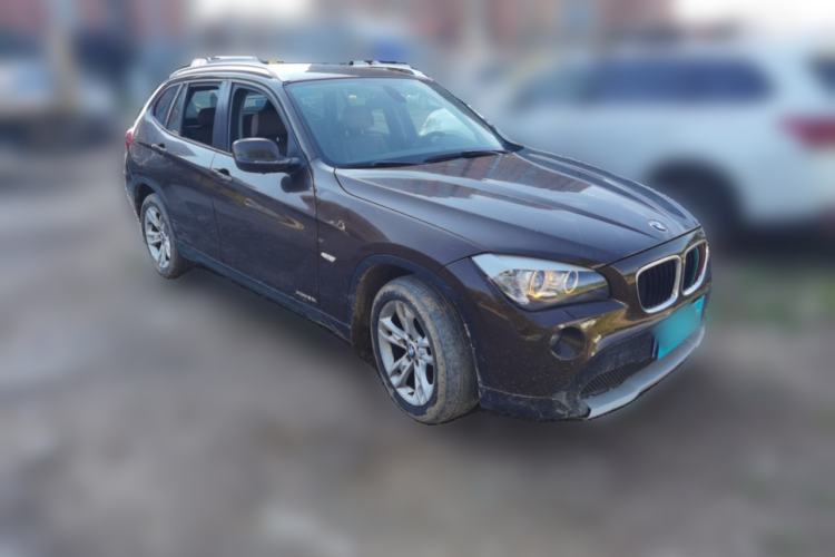 Used BMW X1 2012 xDrive20i Luxury Model Front Right 45 Deg