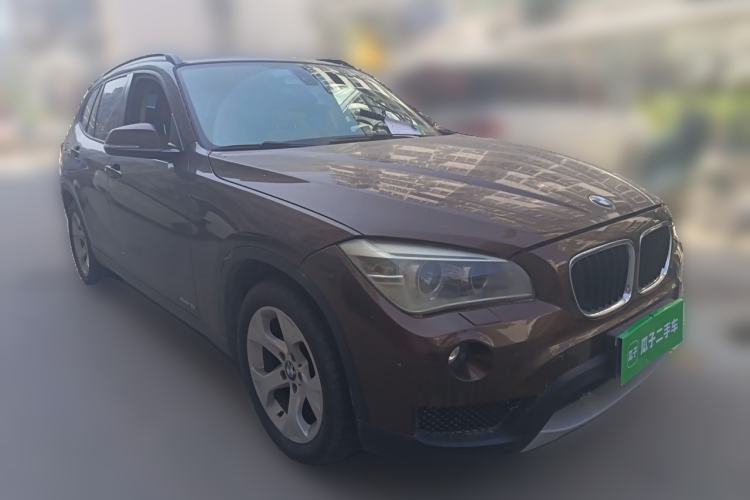 Used BMW X1 2012 sDrive18i Luxury Edition Front Right 45 Deg