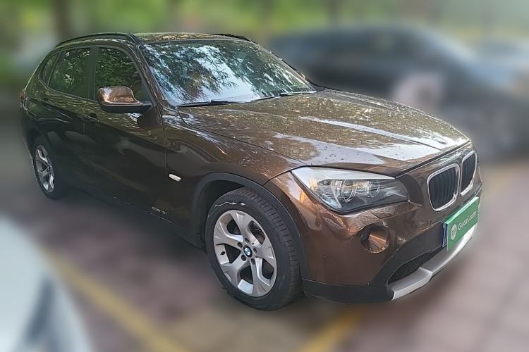 Used BMW X1 2012 sDrive18i Luxury Edition Front Right 45 Deg