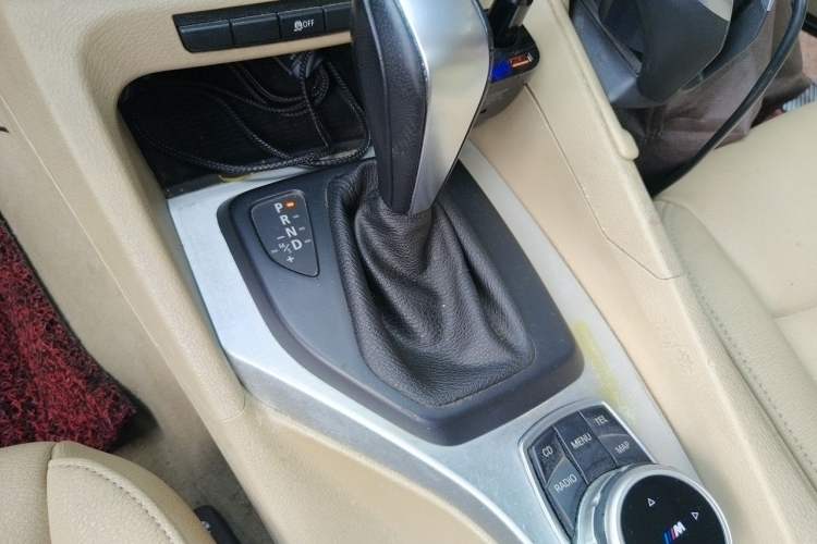 Used BMW X1 2012 sDrive18i Luxury Model Gear Lever