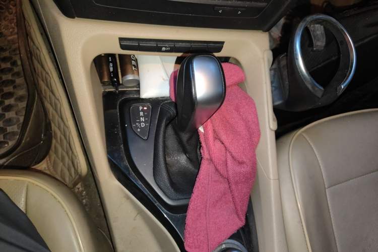 Used BMW X1 2012 sDrive18i Luxury Edition Gear Lever