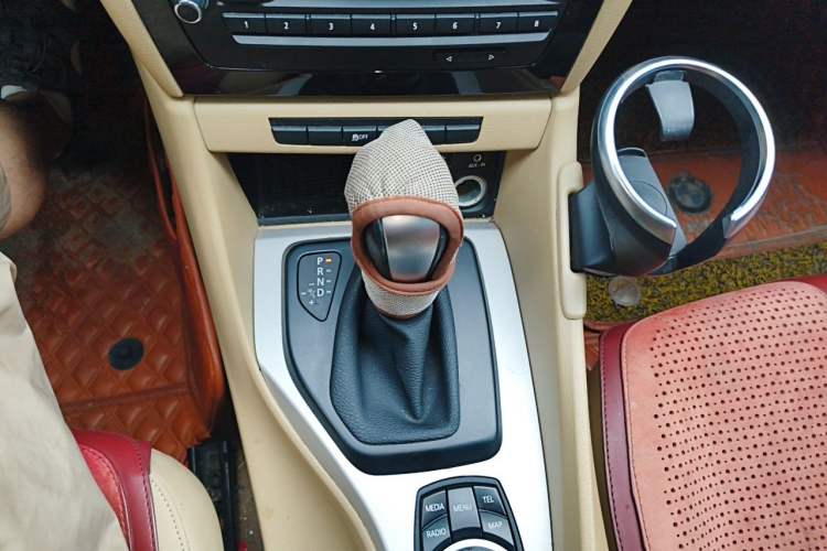 Used BMW X1 2012 sDrive18i Luxury Edition Gear Lever