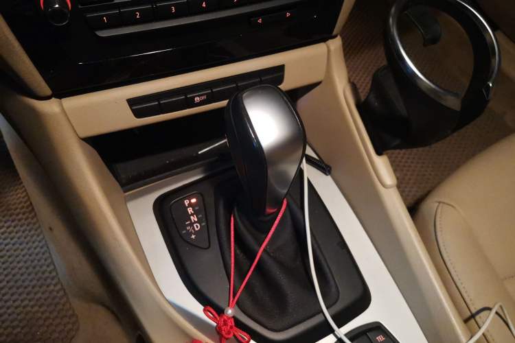 Used BMW X1 2012 sDrive18i Luxury Edition Gear Lever