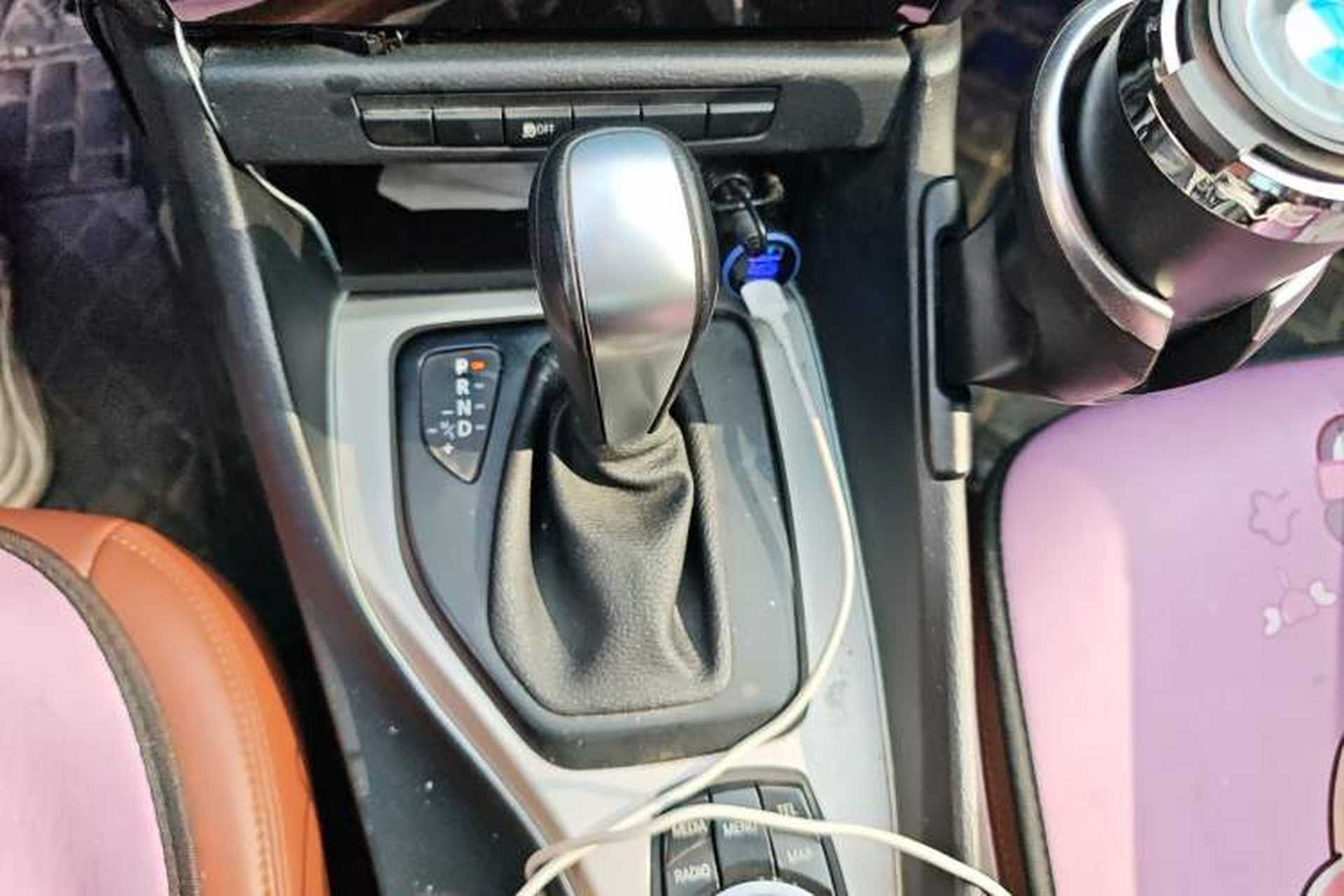 Used BMW X1 2012 sDrive18i Luxury Edition Gear Lever