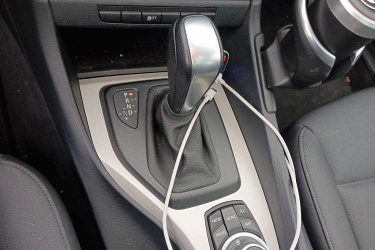 Used BMW X1 2012 sDrive18i Luxury Edition Gear Lever
