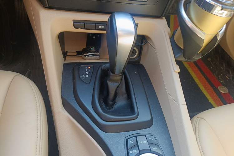 Used BMW X1 2012 sDrive18i Luxury Model Gear Lever