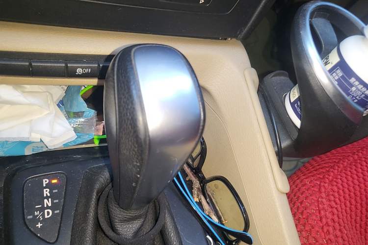 Used BMW X1 2012 sDrive18i Luxury Edition Gear Lever