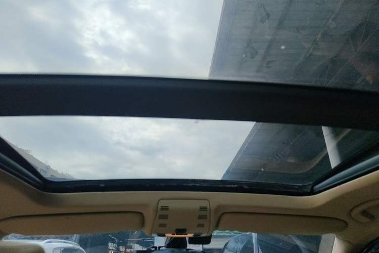 Used BMW X1 2012 sDrive18i Luxury Model Headliner
