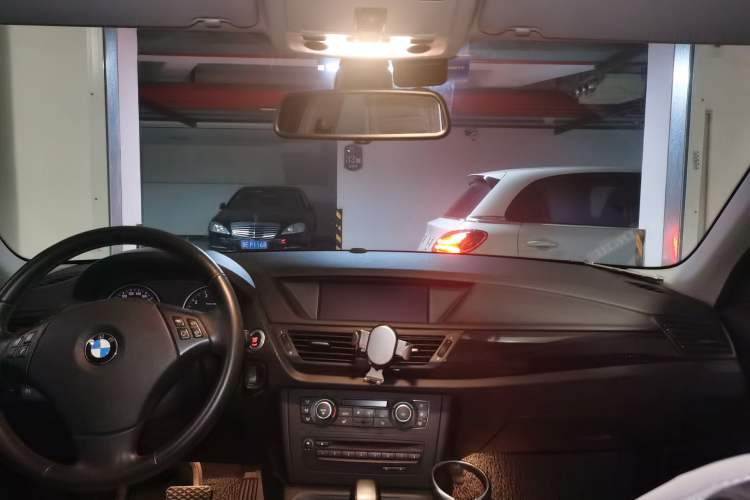 Used BMW X1 2012 sDrive18i Luxury Edition Headliner
