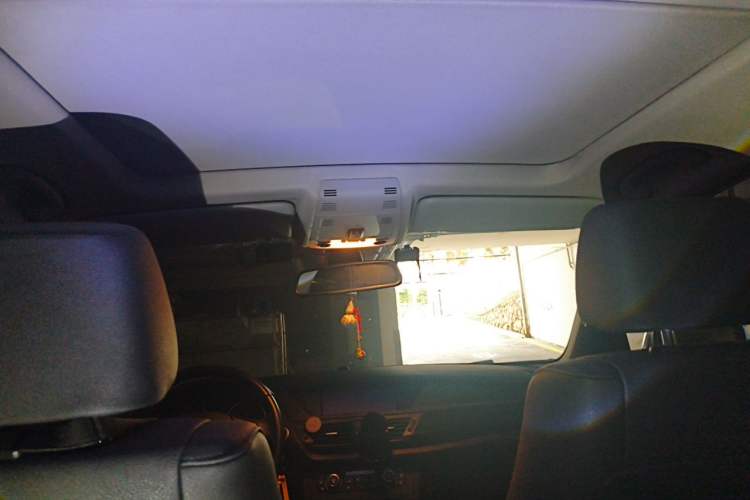 Used BMW X1 2012 xDrive28i Headliner