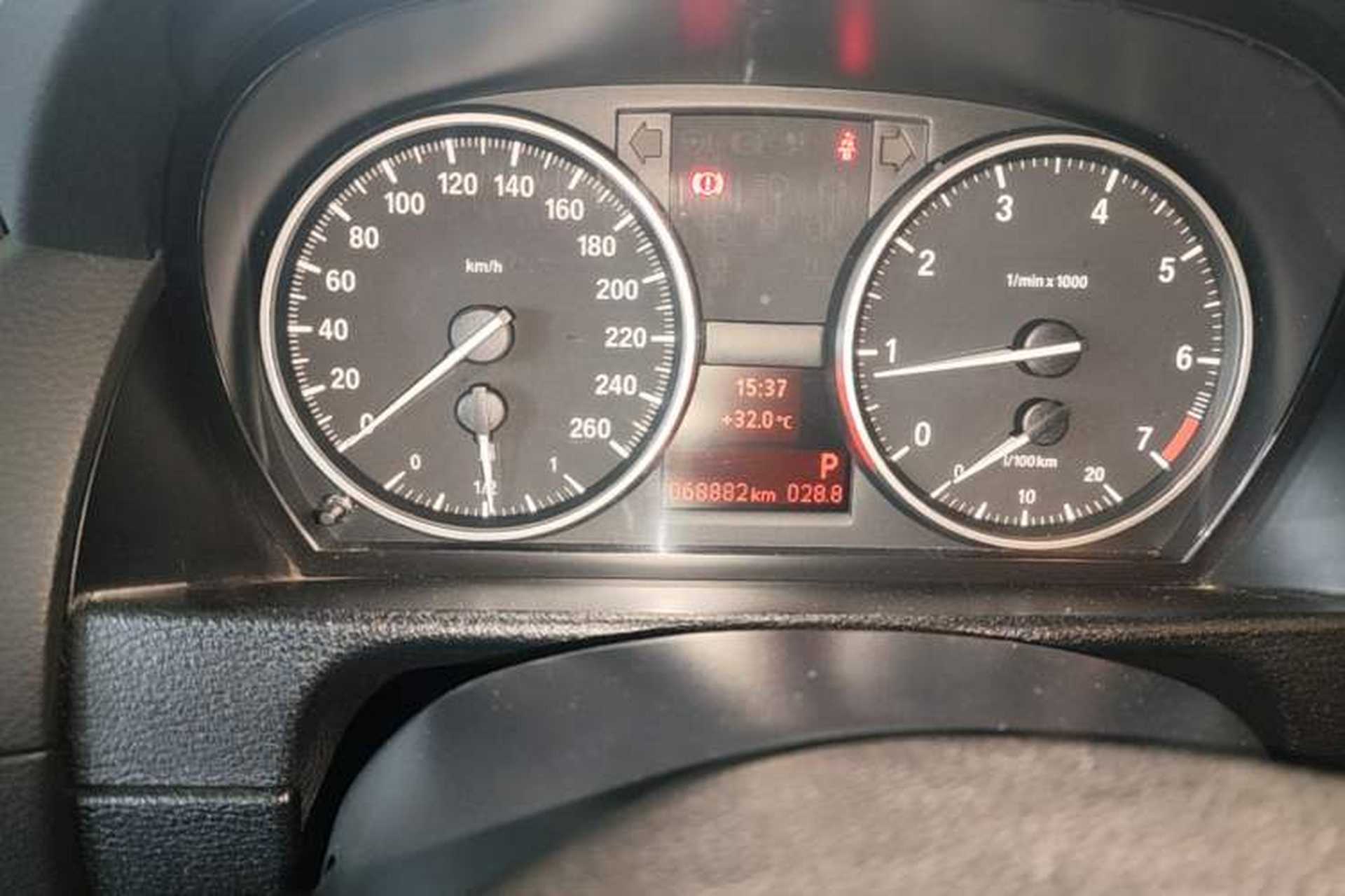 Used BMW X1 2012 sDrive18i Luxury Edition Instrument Cluster