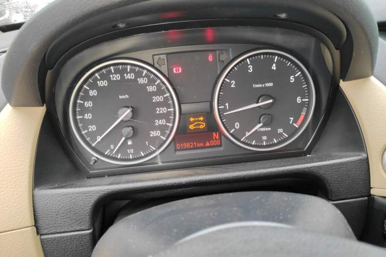 Used BMW X1 2012 sDrive18i Luxury Edition Instrument Cluster