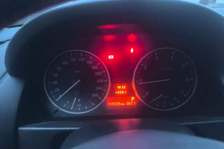 Used BMW X1 2012 sDrive18i Fashion Model Instrument Cluster