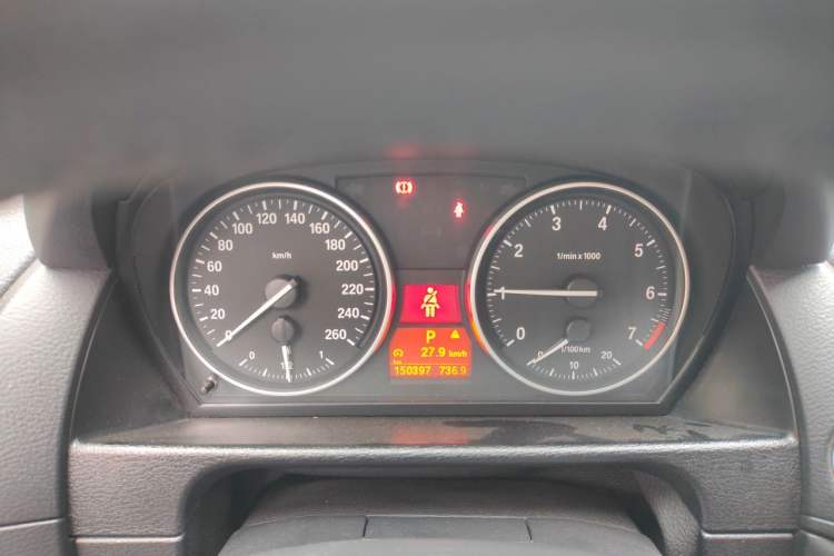 Used BMW X1 2012 xDrive20i Luxury Model Instrument Cluster
