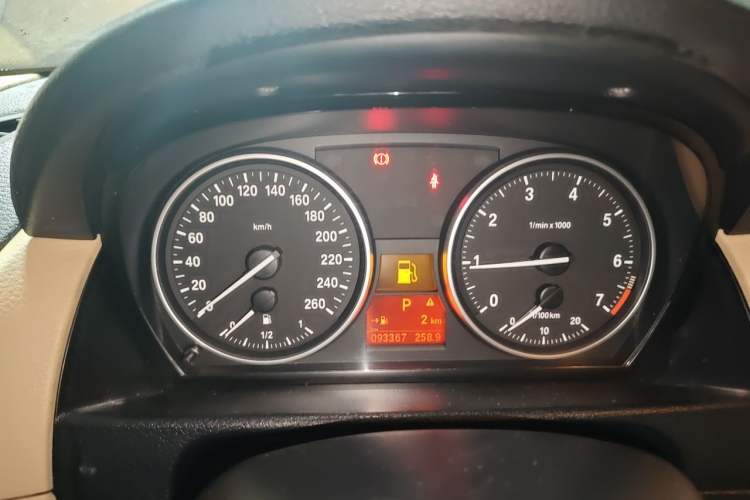 Used BMW X1 2012 xDrive20i Instrument Cluster