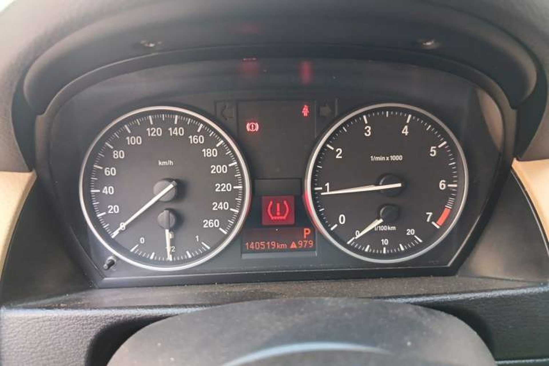 Used BMW X1 2012 sDrive18i Luxury Edition Instrument Cluster