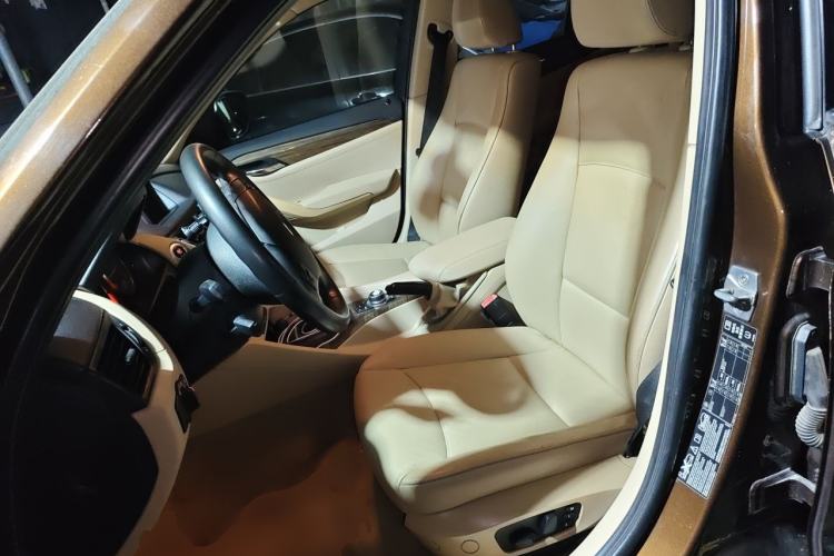 Used BMW X1 2012 xDrive20i Left Front Seat