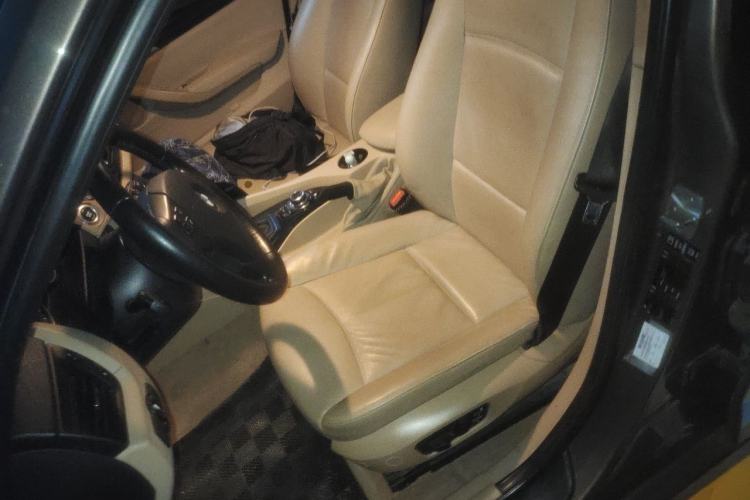 Used BMW X1 2012 sDrive18i Luxury Edition Left Front Seat