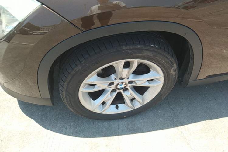 Used BMW X1 2012 xDrive20i Luxury Model Left Front Wheel Hub