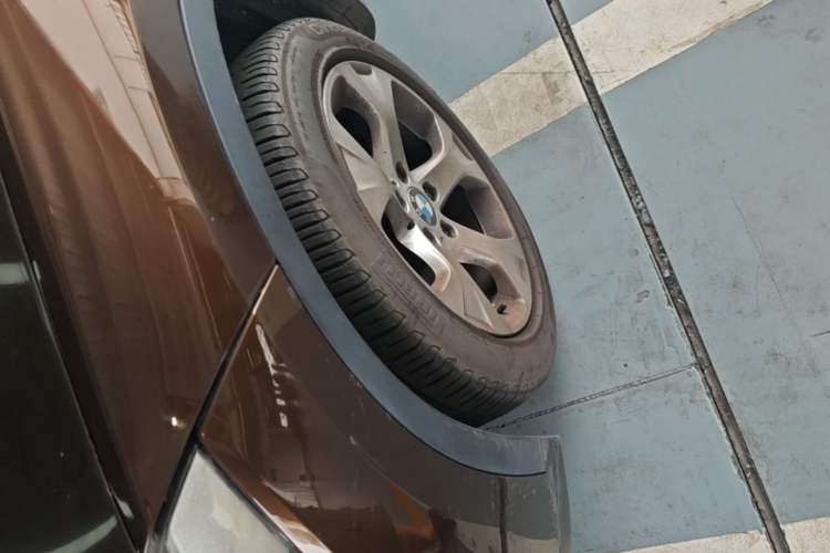 Used BMW X1 2012 sDrive18i Fashion Model Left Front Wheel Hub