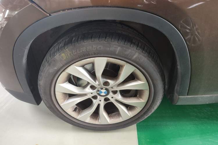Used BMW X1 2012 sDrive18i Luxury Edition Left Front Wheel Hub