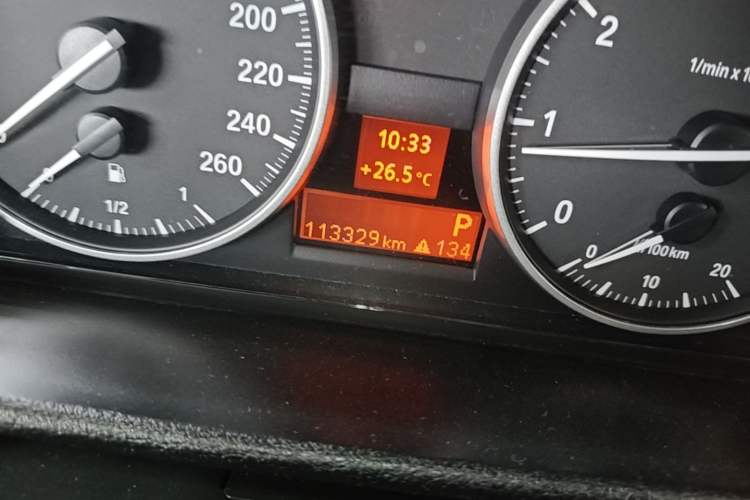 Used BMW X1 2012 sDrive18i Fashion Model Odometer Close Up