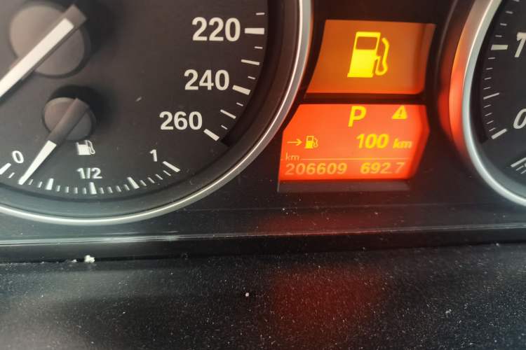 Used BMW X1 2012 xDrive20i Luxury Model Odometer Close Up