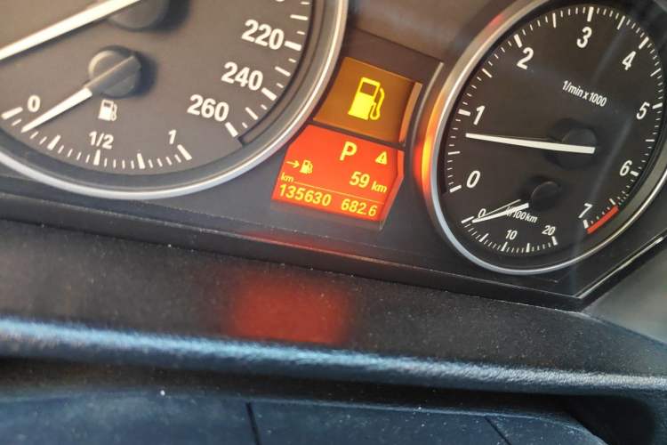 Used BMW X1 2012 sDrive18i Luxury Model Odometer Close Up