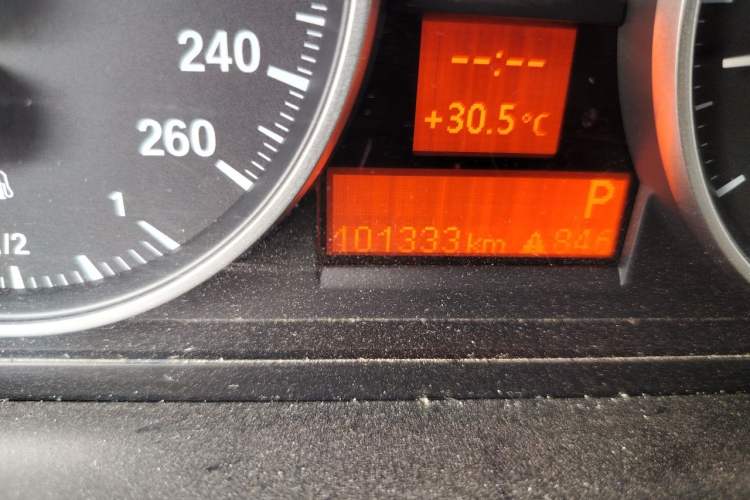 Used BMW X1 2012 sDrive18i Fashion Model Odometer Close Up