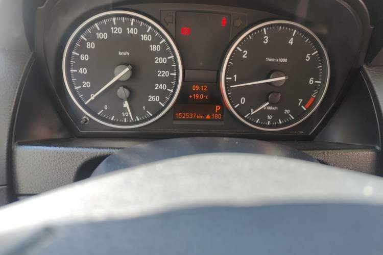 Used BMW X1 2012 sDrive18i Fashion Model Odometer Close Up