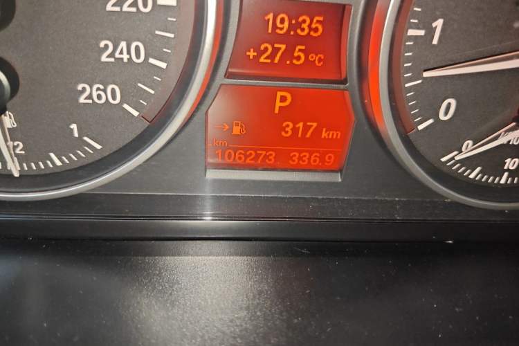 Used BMW X1 2012 xDrive20i Odometer Close Up