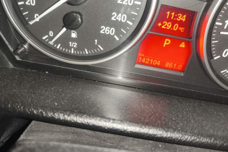 Used BMW X1 2012 xDrive20i Odometer Close Up