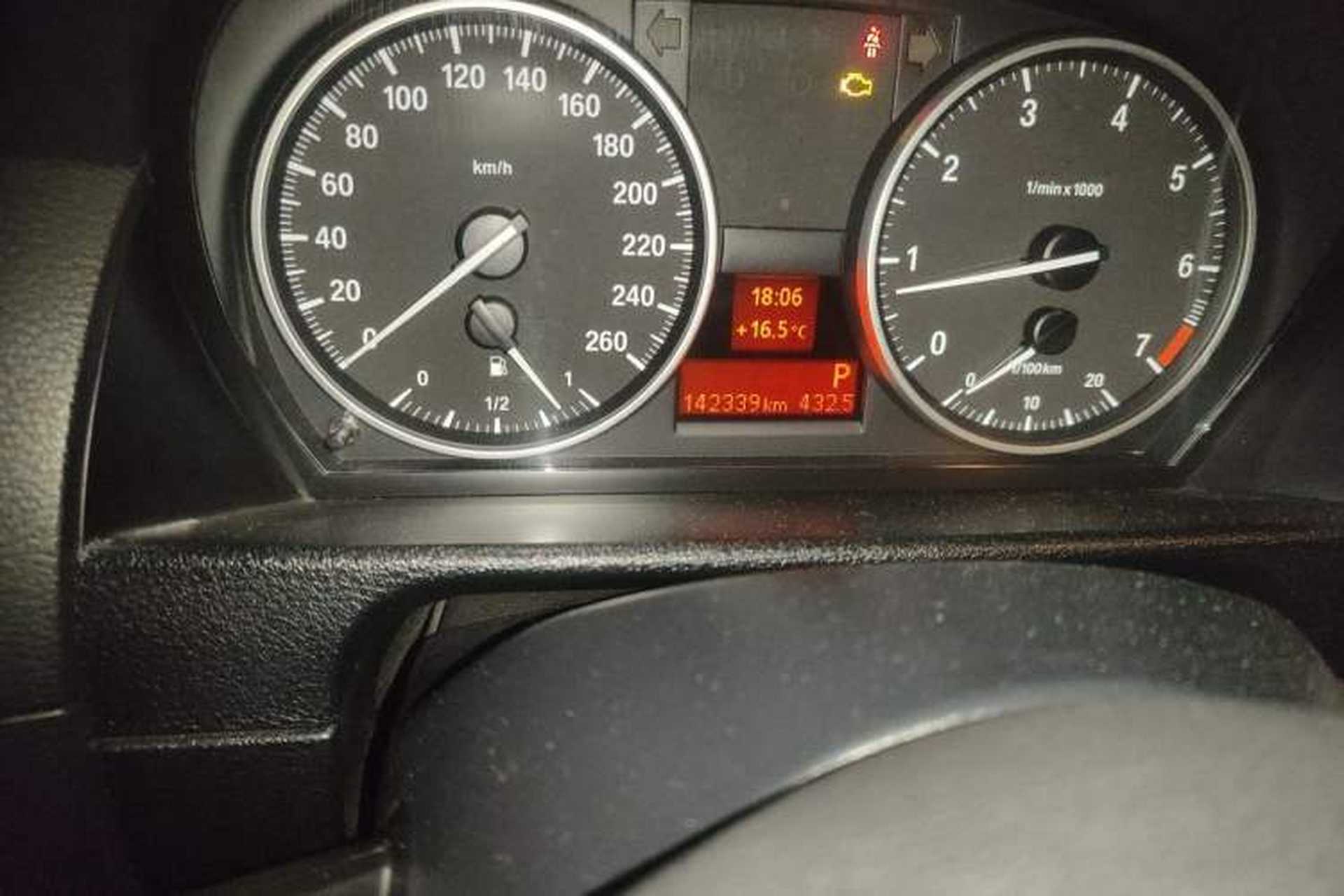 Used BMW X1 2012 sDrive18i Fashion Model Odometer Close Up