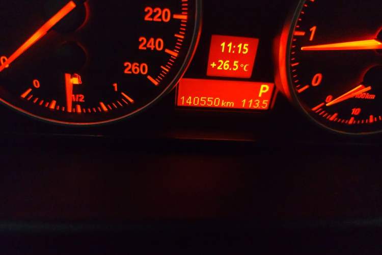 Used BMW X1 2012 sDrive18i Luxury Edition Odometer Close Up