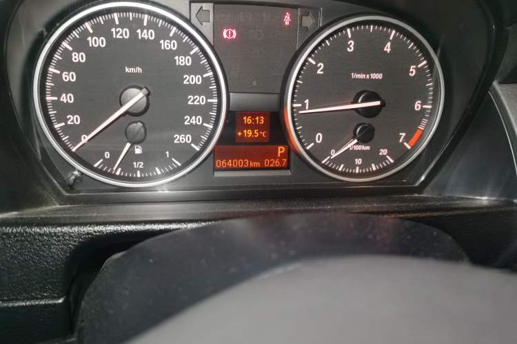 Used BMW X1 2012 sDrive18i Fashion Model Odometer Close Up