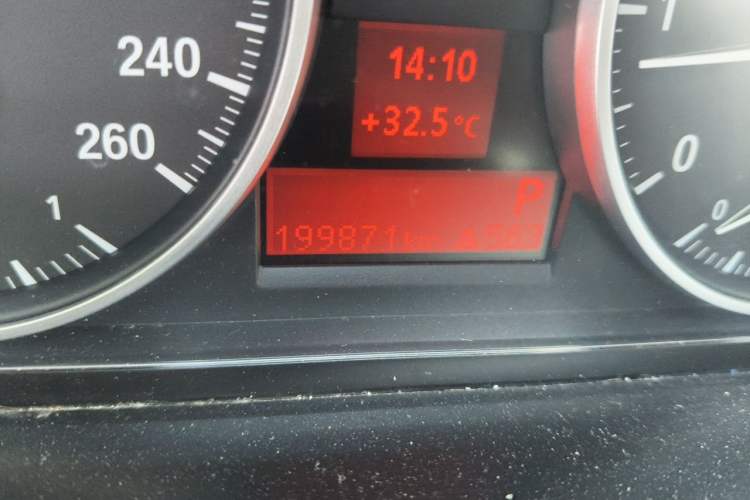 Used BMW X1 2012 sDrive18i Fashion Model Odometer Close Up